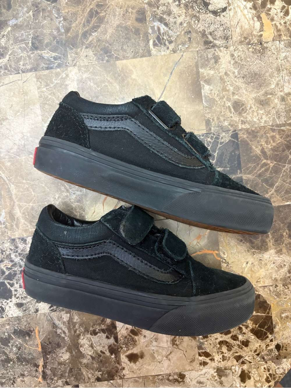 Vans Kids Black Low-Top Velcro Sneakers unisex US 11